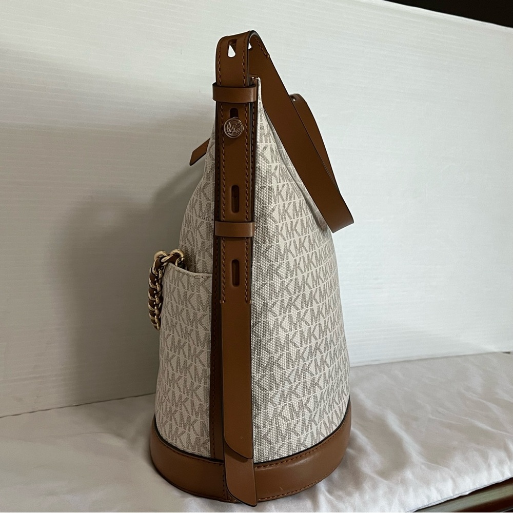 Michael Kors Reese Large Logo Gold Chain Shoulder Bag Cream With Tan Leather - Picture 6 of 16